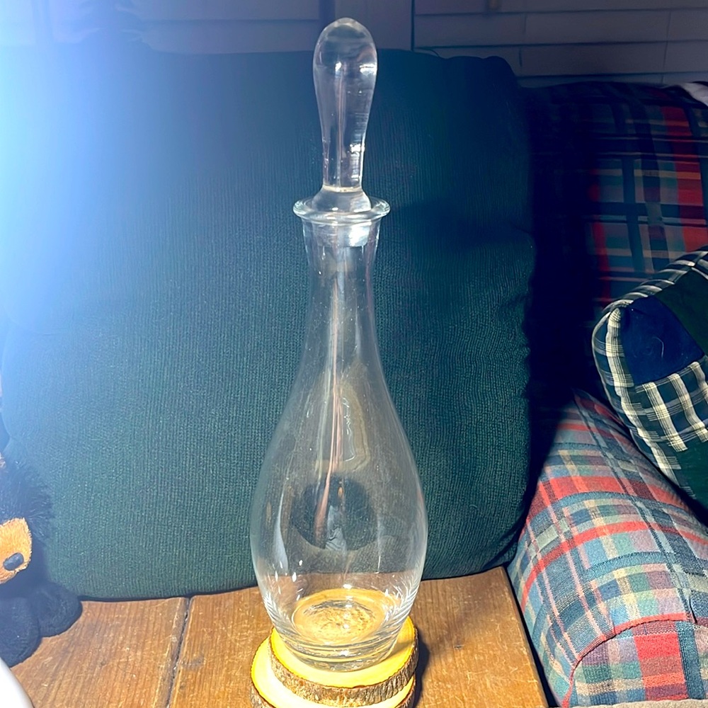 Unbranded Clear Glass Elongated 15 1/2” Decanter w Stopper